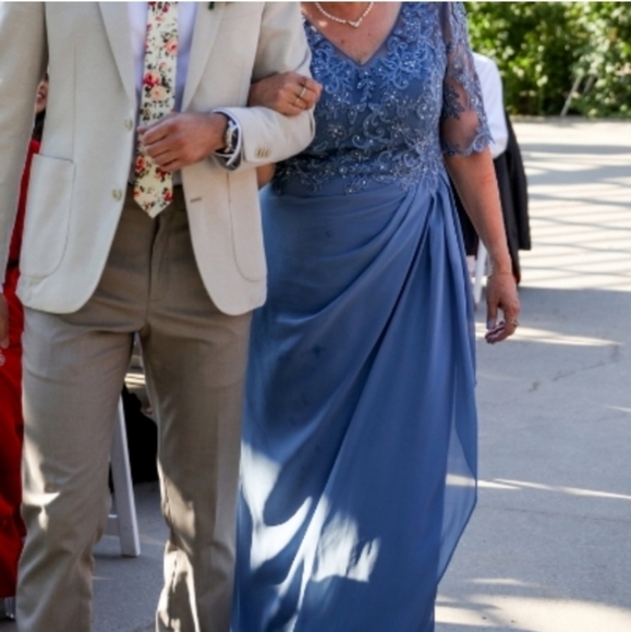 Oleg Cassini Long Formal Dress - Picture 1 of 8